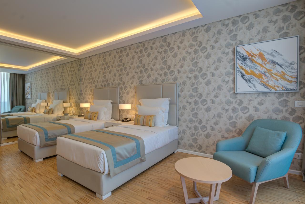 Lancaster Eden Bay Hotel Beirut Bagian luar foto
