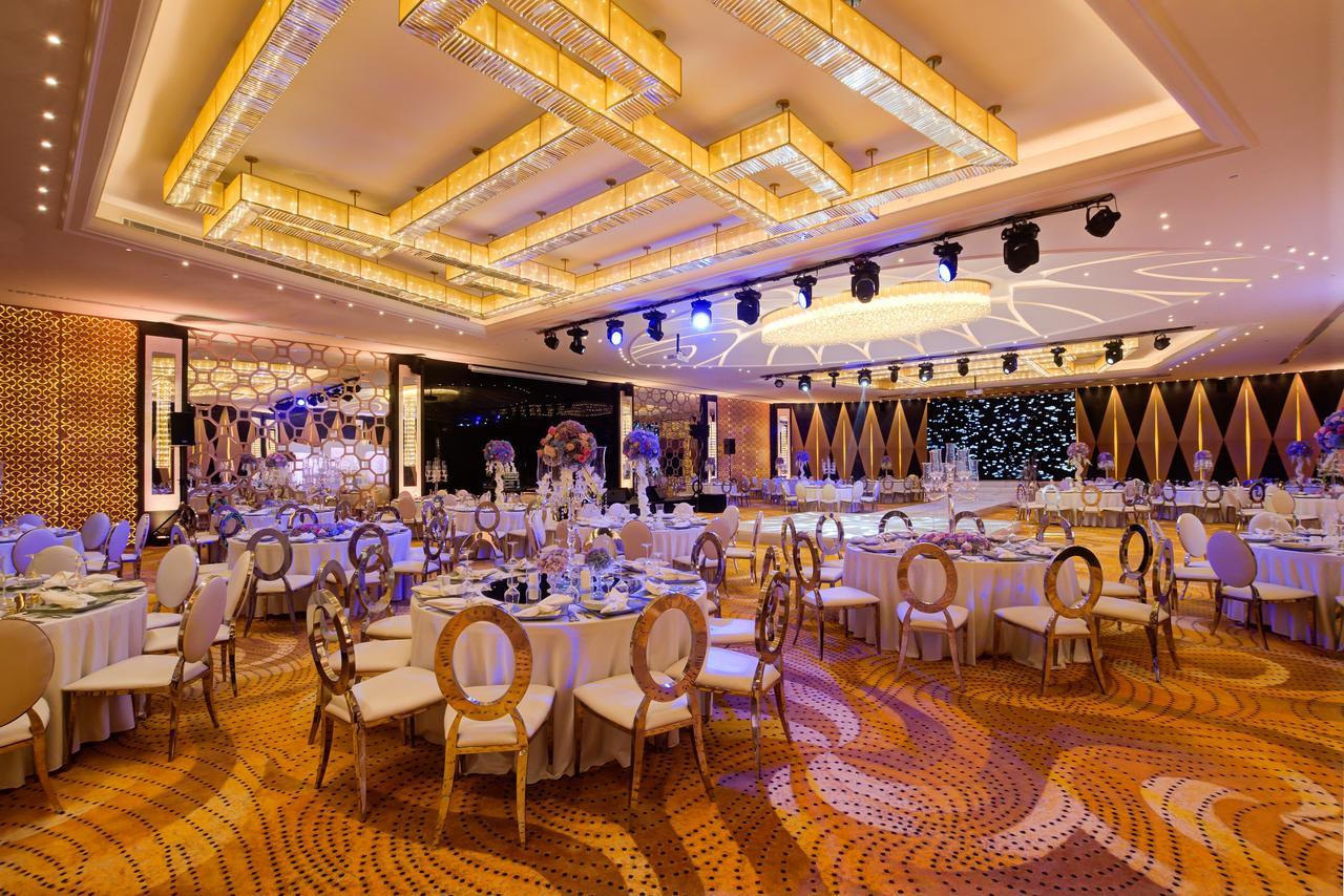 Lancaster Eden Bay Hotel Beirut Bagian luar foto