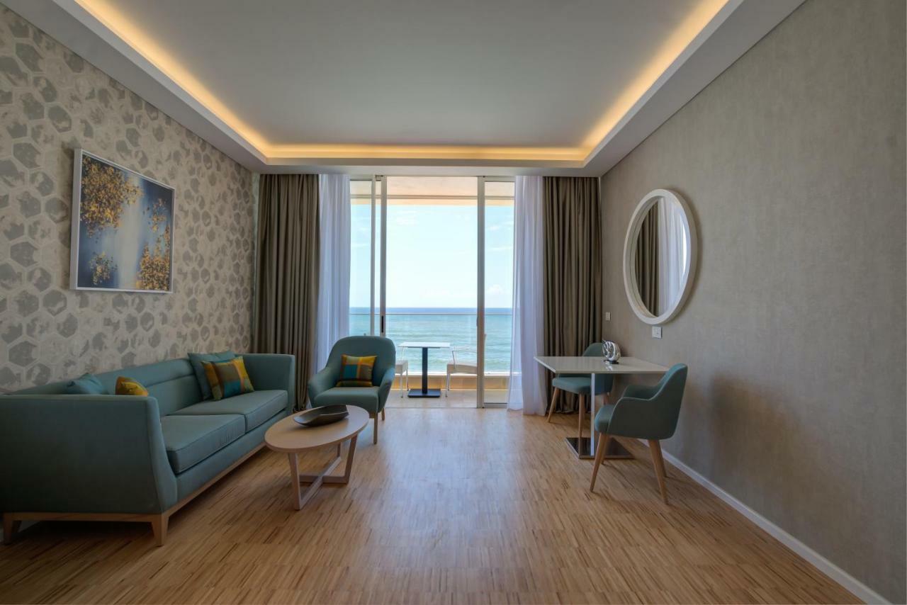 Lancaster Eden Bay Hotel Beirut Bagian luar foto